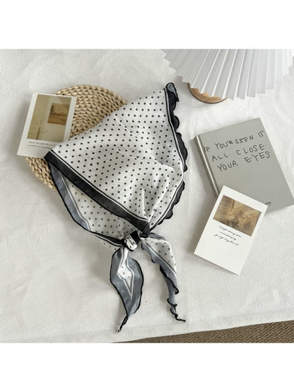 Scarvii - Elegant Classic Printed Triangle Scarf