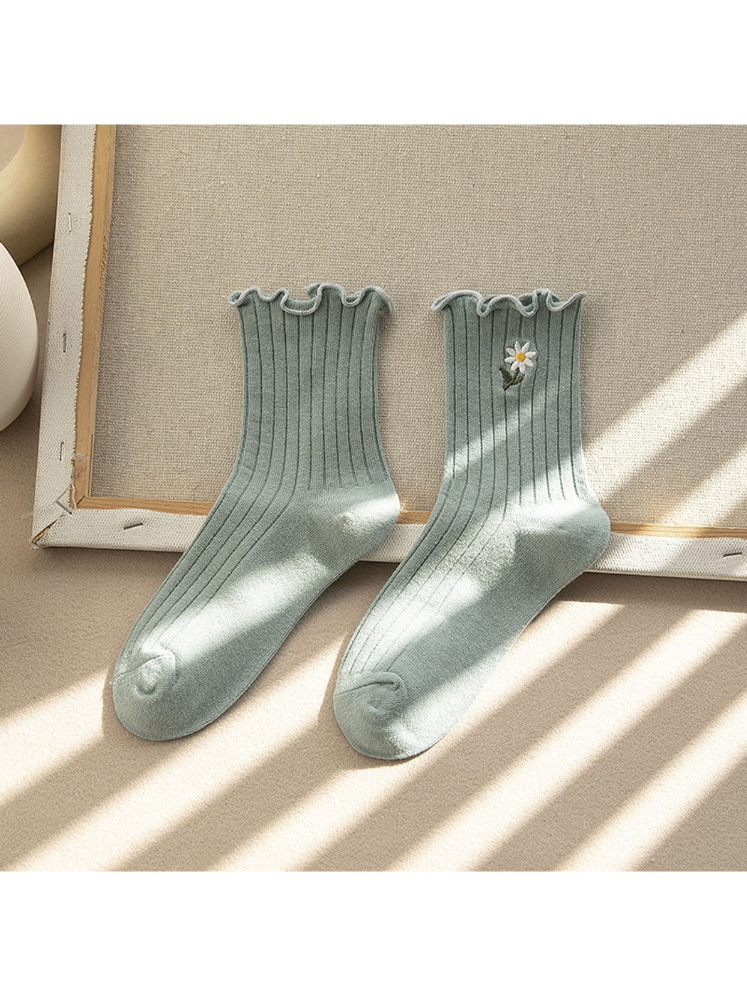 Rufia - Ruffle Trim Flower Embroidery Crew Socks