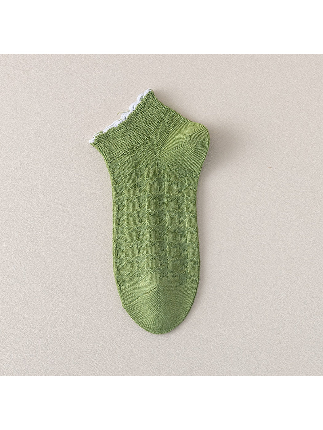 Rufia - Scalloped Cuff Solid Color Low Ankle Socks