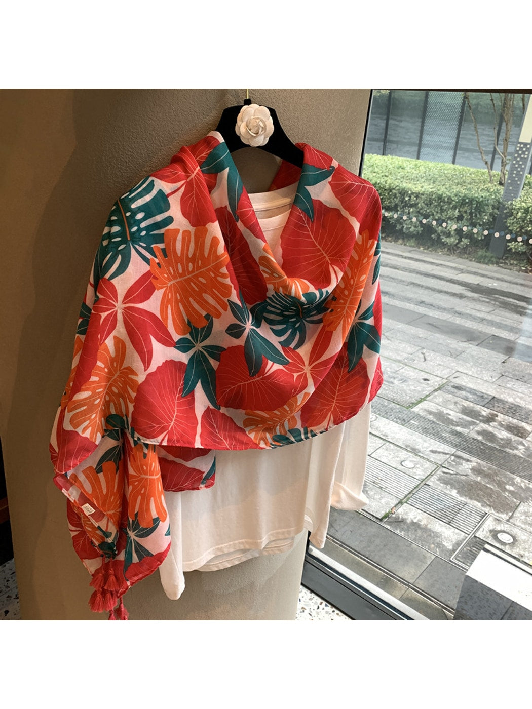 Scarvii - Tropical Leaf Print Tassel Trim Shawl Scarf