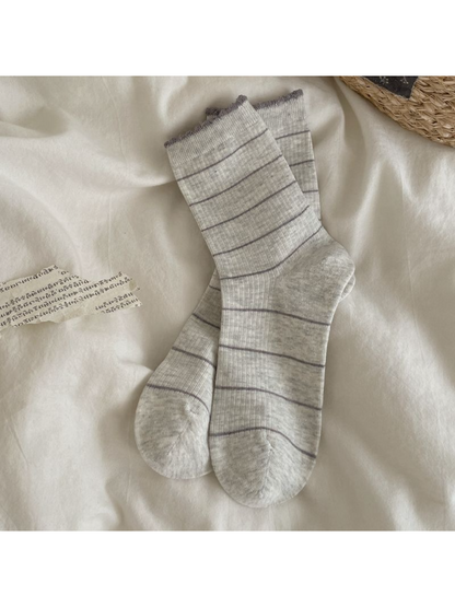 Rufia - Delicate Floral Bow Pattern Crew Socks