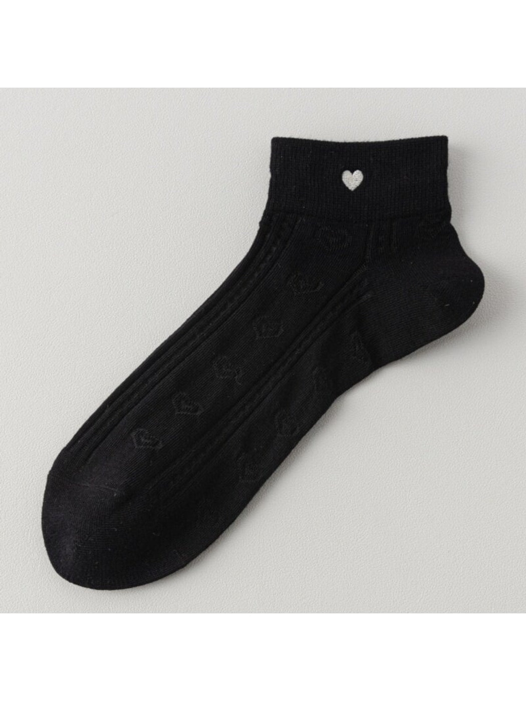 Rufia - Women's Simple Heart Accent Ankle Socks