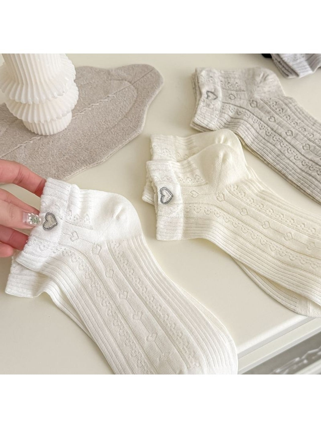 Rufia - Simple Style Heart Pattern Women's Ankle Socks