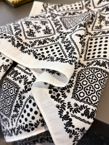 Scarvii - Elegant Herringbone Floral Square Scarf – Vintage Charm