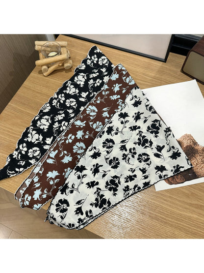 Scarvii - Women's Floral Printed Triangle Bandana