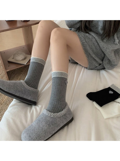 Rufia - Heart Button and Bow Accent Crew Socks