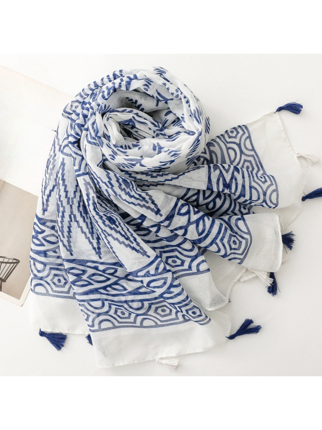 Scarvii - Classic Botanical Pattern Print Scarf