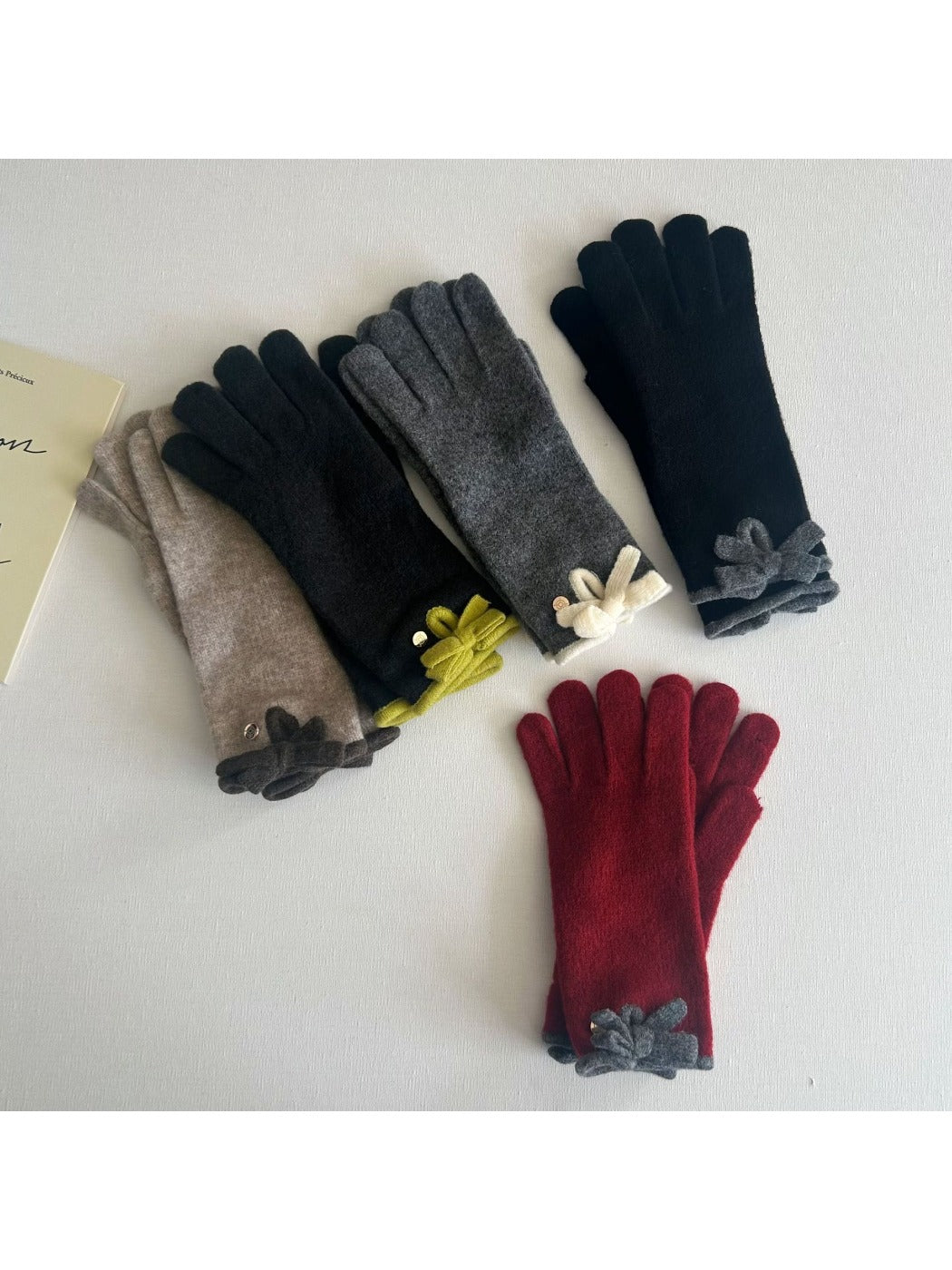 Gloving - Cute Knitted Gloves with Bow & Touchscreen
