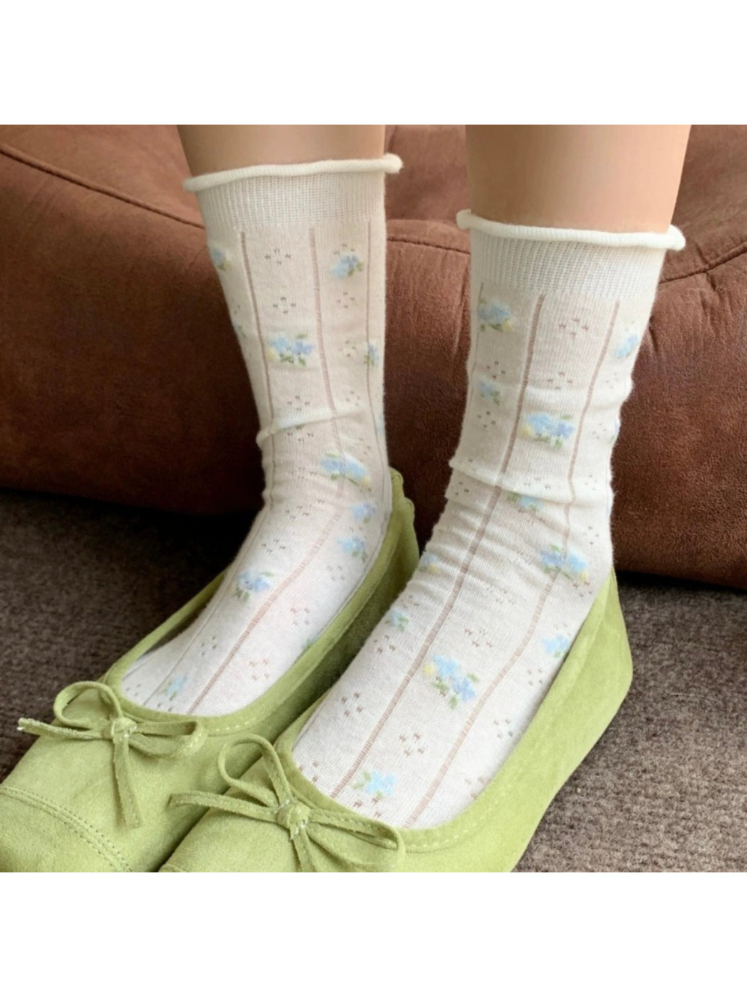 WHTFLW Rufia crew socks with white ditsy floral pattern