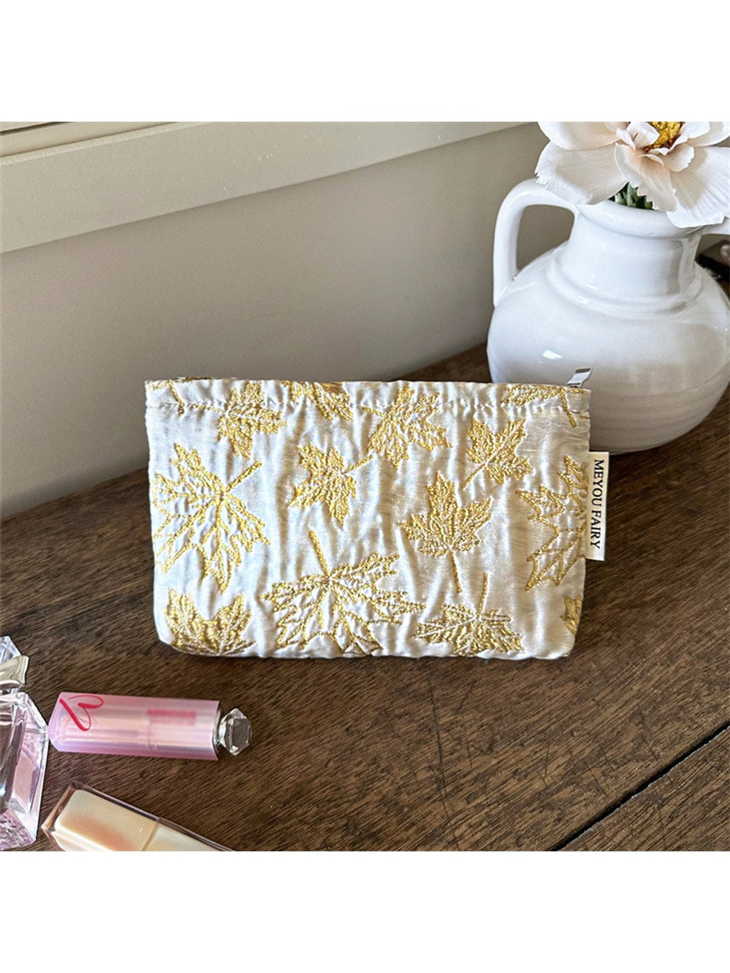 Cosbai - Elegant Leaf Embroidered Makeup Bag