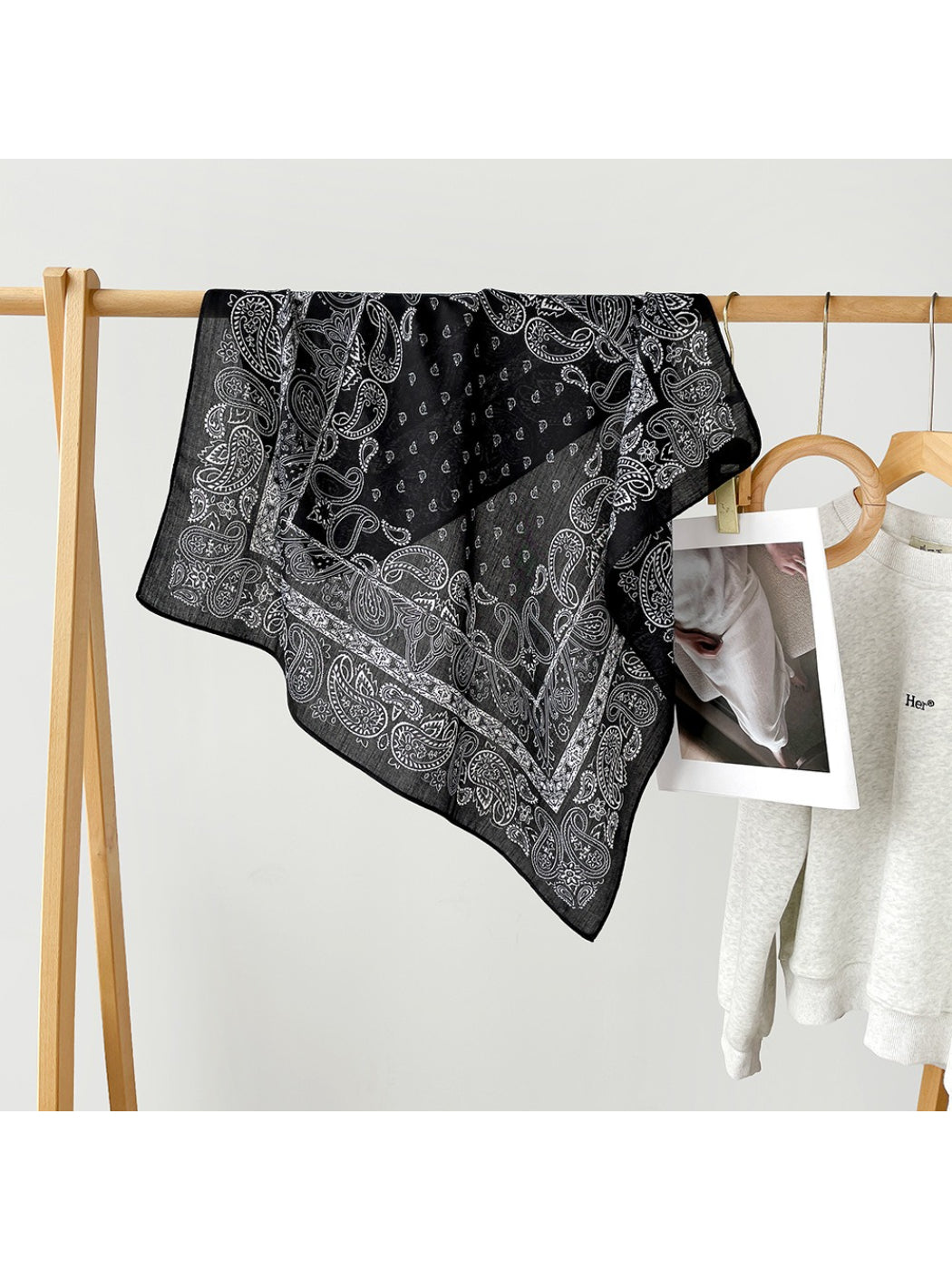 Scarvii - Paisley Print Square Scarf