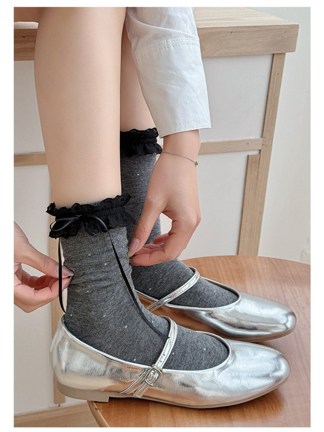 Rufia - Sweet Dot Ruffle Edge Crew Socks product image 7