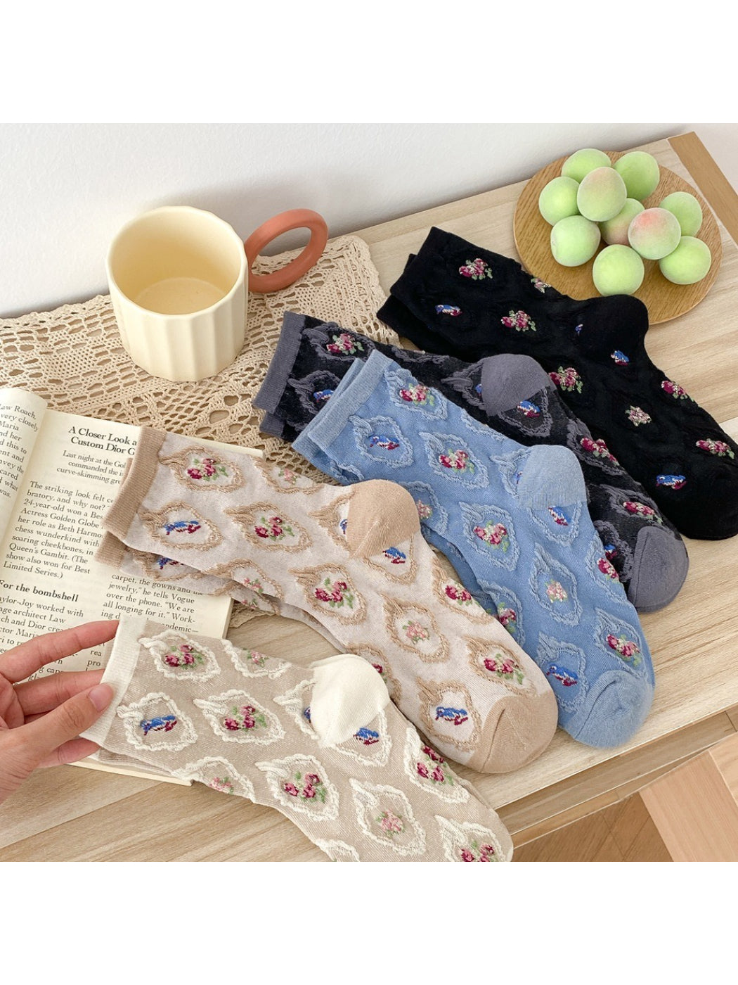Rufia - Framed Floral Motif Crew Socks product image 1