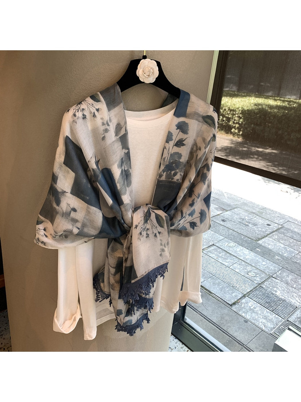 Scarvii - Leaf Print Grid Pattern Shawl