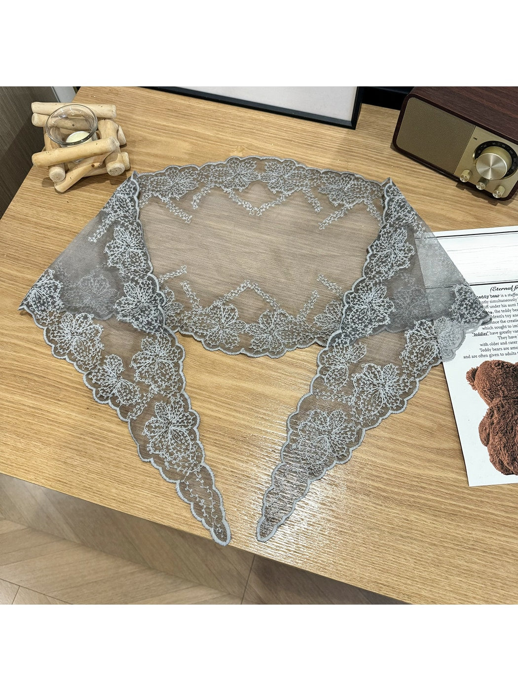 Scarvii - Floral Print Lace Trim Solid Triangle Bandana
