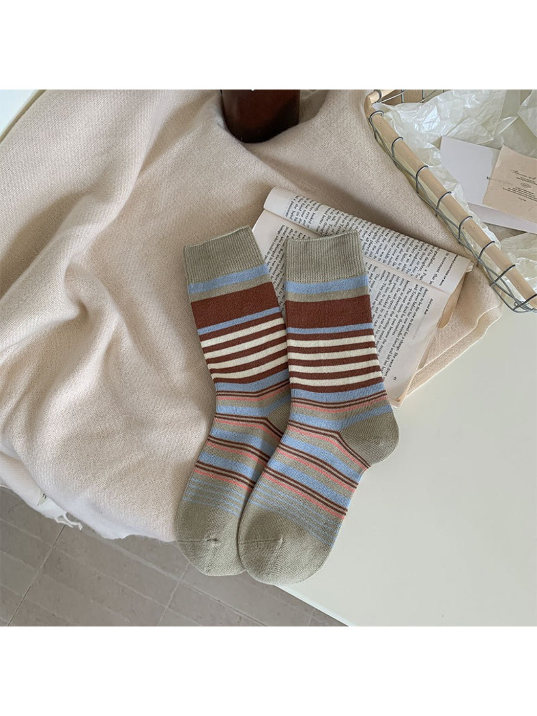 Model wearing Rufia colorblock bow pattern crew socks with casual shoes