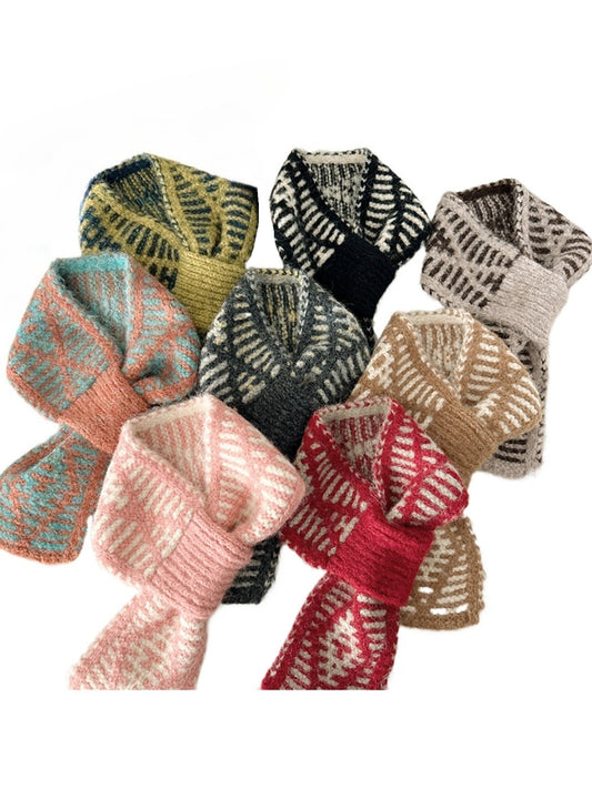 Scarvii - Two-Tone Knitted Scarf with Slip-Through Design