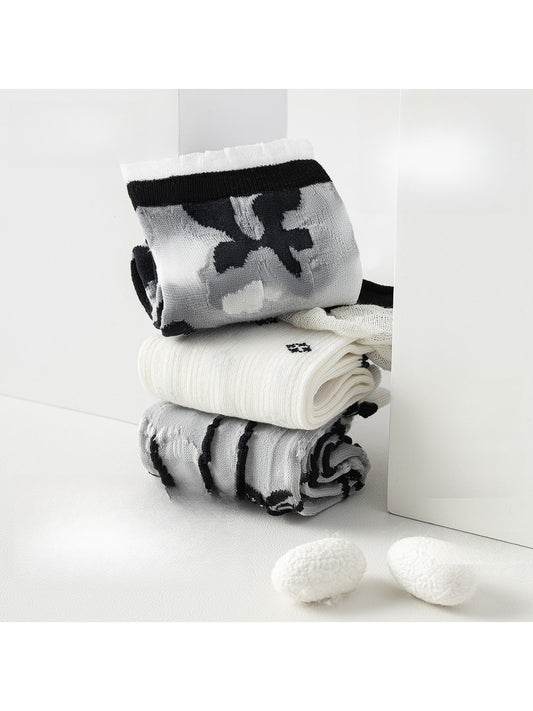 Rufia - Black and White Tones Floral Pattern Crew Socks
