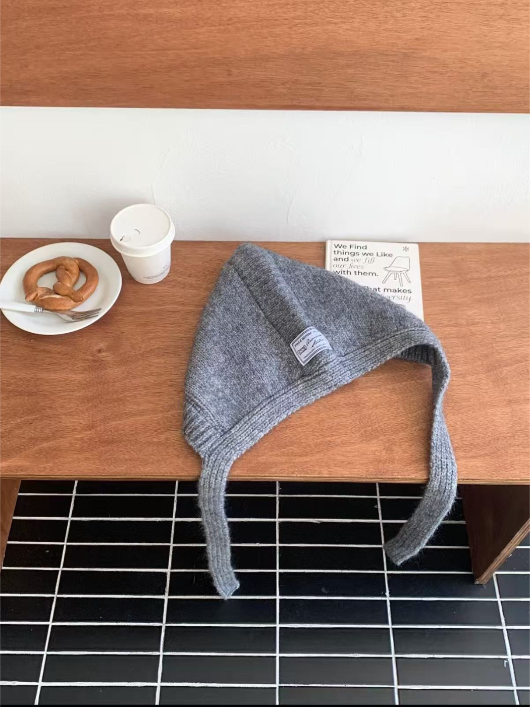 Haila - Long Tie Knit Bonnet