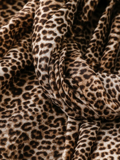 Scarvii - Classic Winter Scarf with Leopard Print