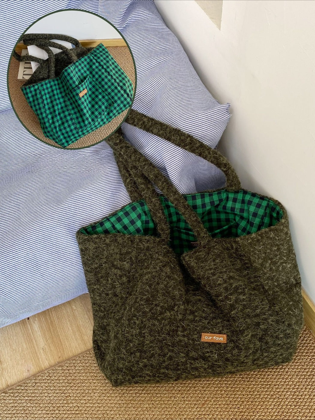 Cosbai – Plush Tote Bag with Checkered Lining