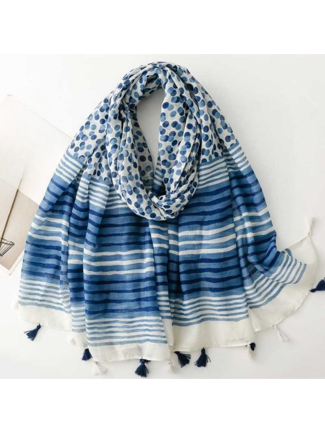 Scarvii - Refined Dot Pattern Everyday Scarf