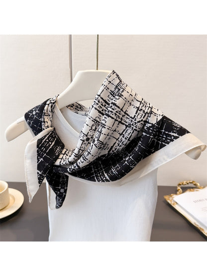 Scarvii - Square Scarf with Plaid Pattern