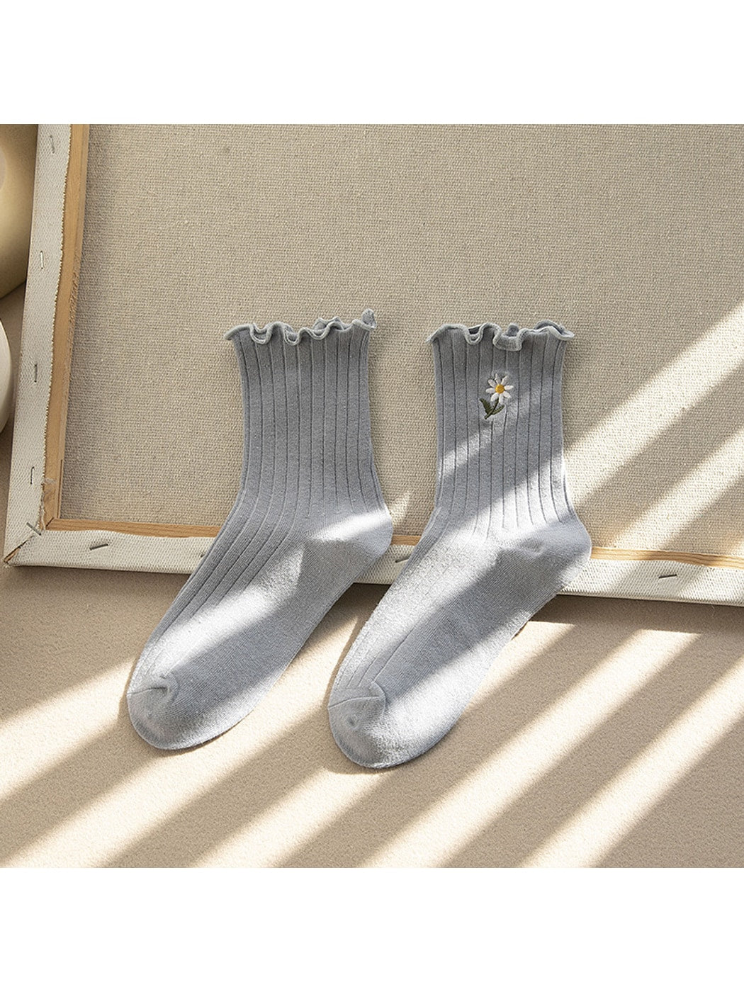 Rufia - Ruffle Trim Flower Embroidery Crew Socks