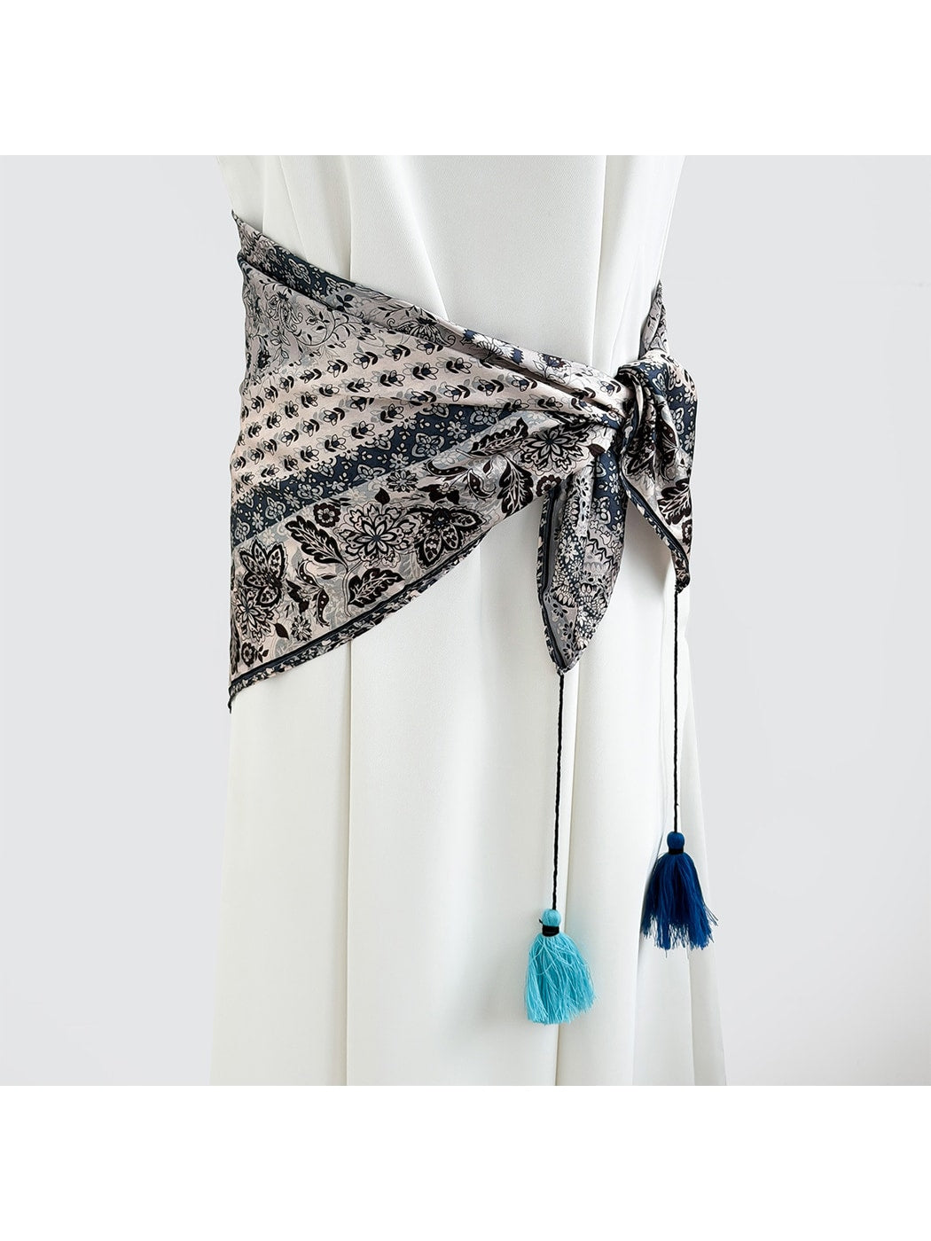 Scarvii - Elegant Print Tassel Square Scarf
