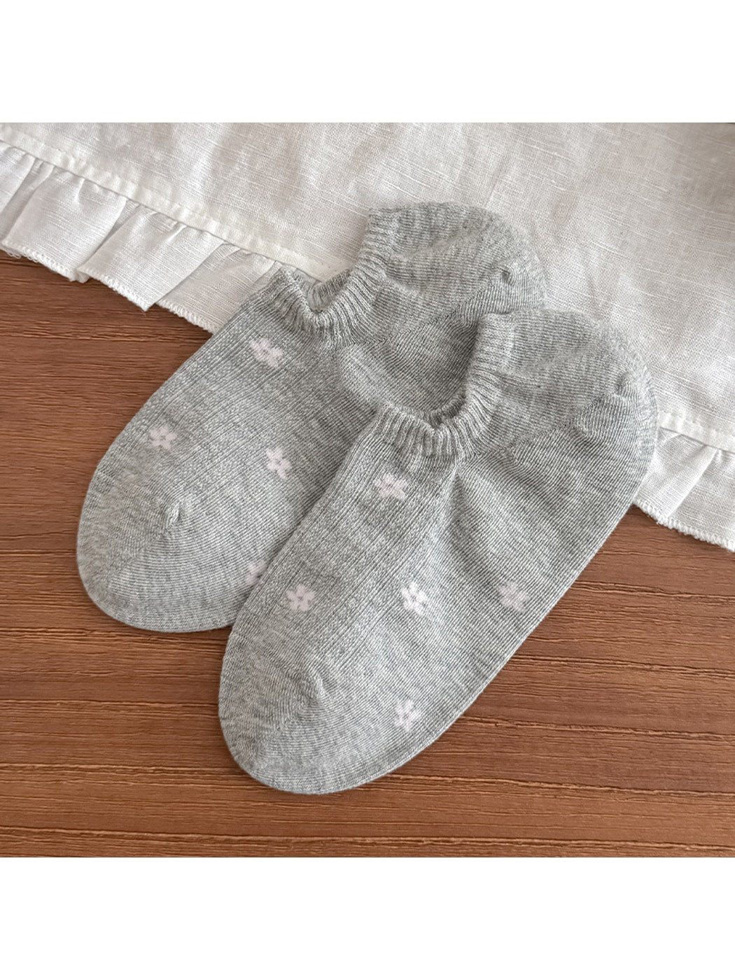 Rufia - Sweet Floral Pattern Women's No Show Socks