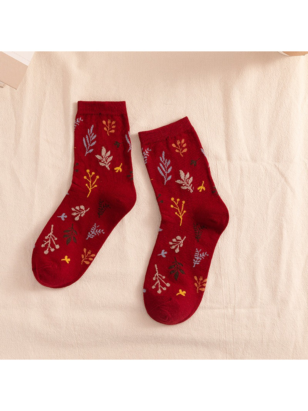 Rufia - Scattered Leaf Motif Knit Crew Socks