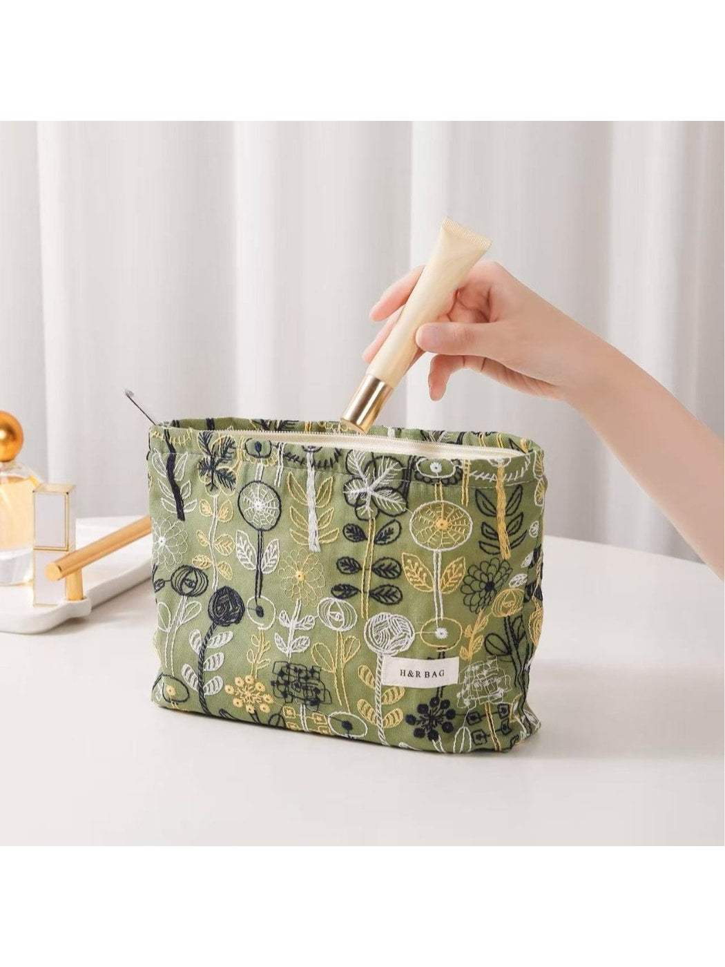 Cosbai - Fresh Floral Print Cosmetic Bag