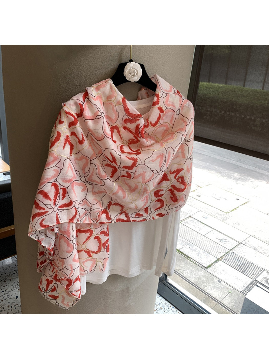 Scarvii - Elegant Floral Print Rectangle Scarf