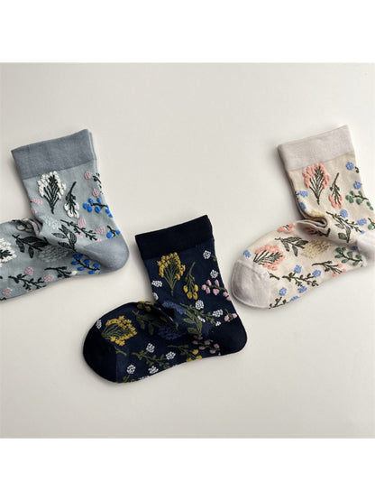 Rufia - Vintage Floral Embroidered Mid-Calf Socks