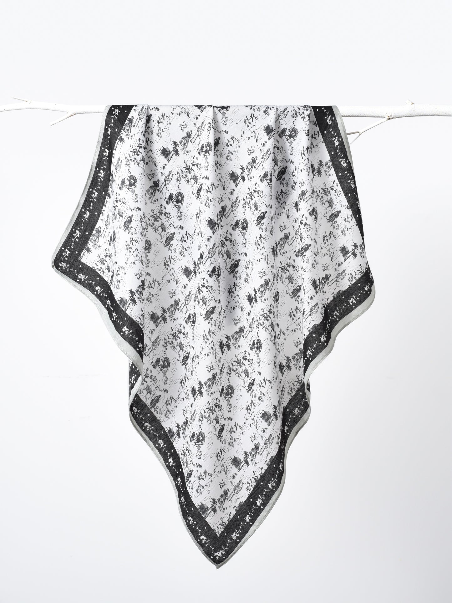 Scarvii - Sweet Floral Print Small Square Scarf