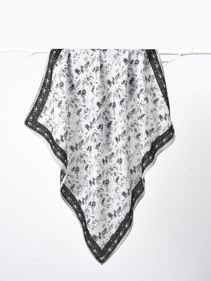 Scarvii - Sweet Floral Print Small Square Scarf