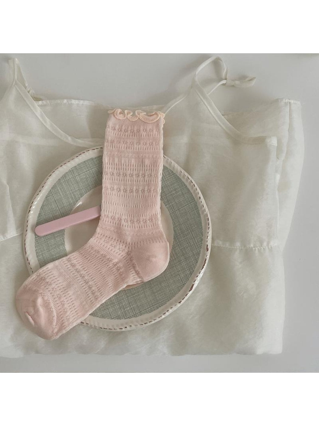 Rufia - Ruffle Trim Hollow-Out Crew Socks