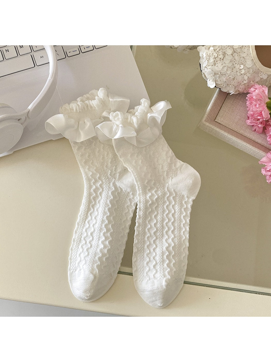 Rufia - Ruffle Trim Solid Color Crew Socks