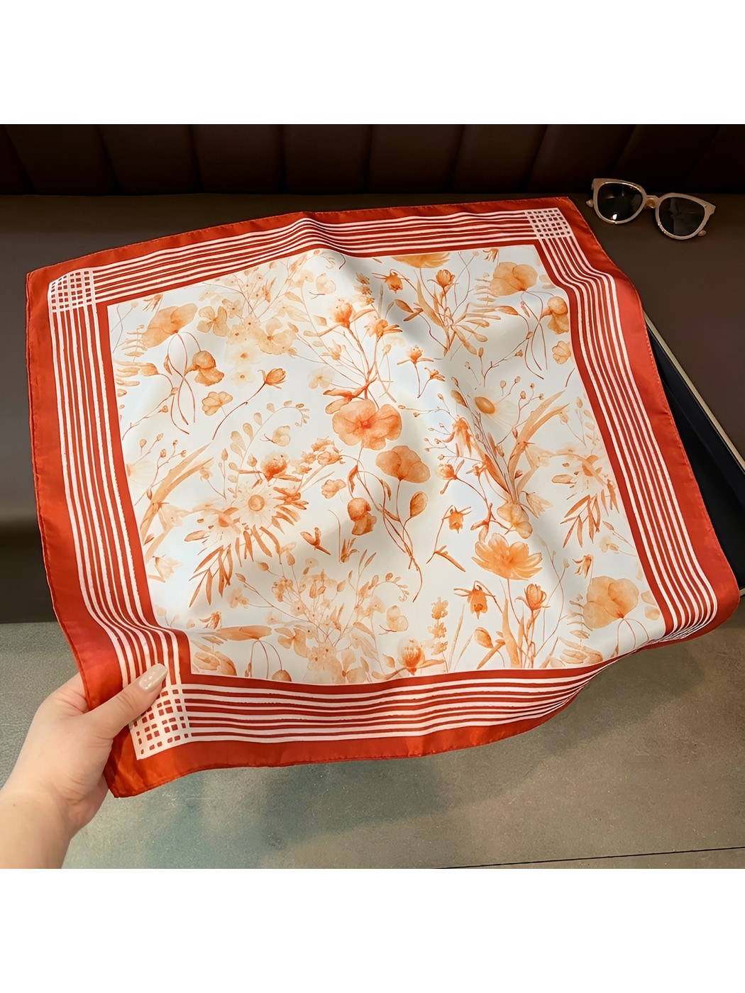 Scarvii - Fresh Floral Pattern Fashion Square Scarf