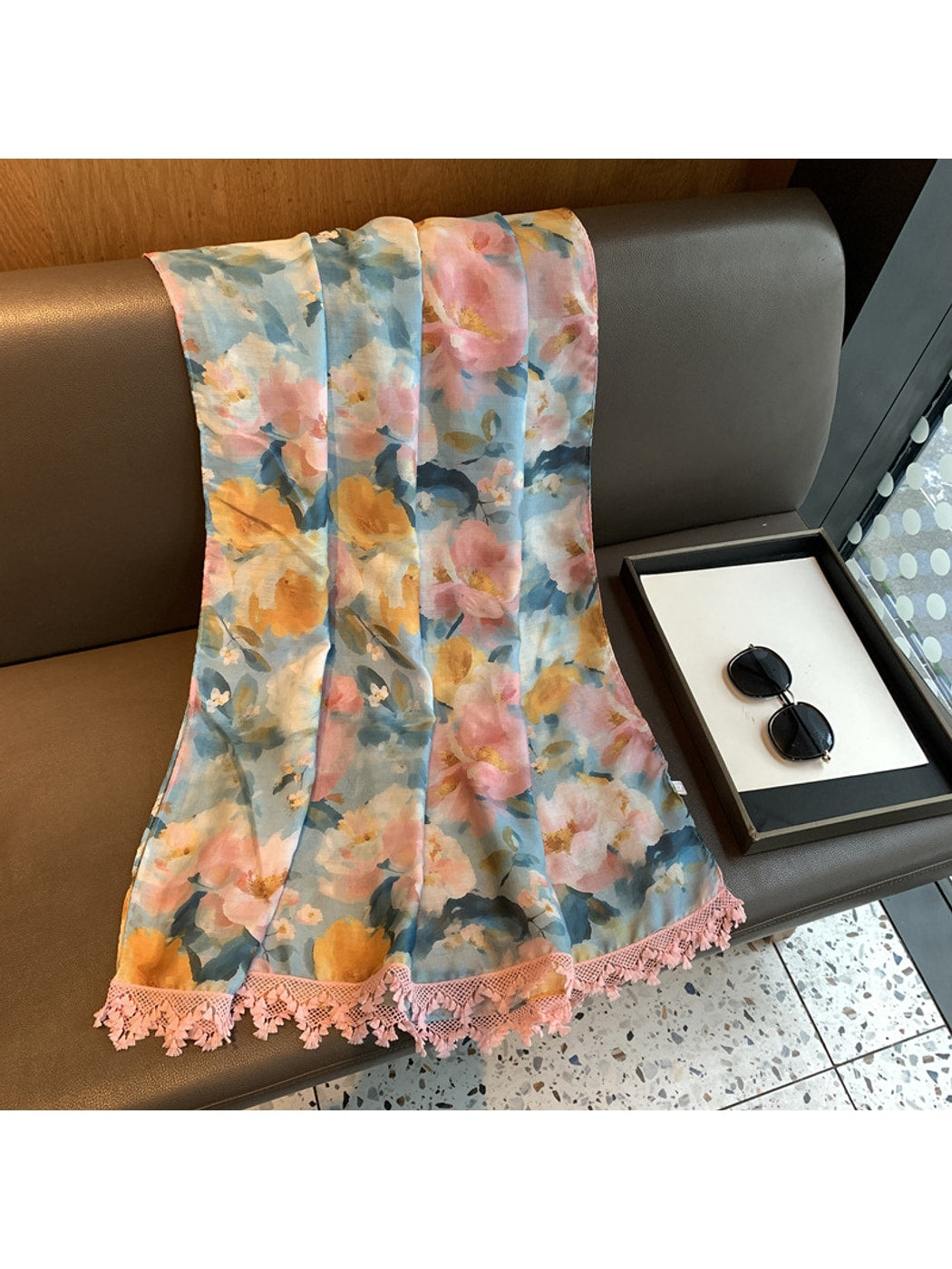 Scarvii - Elegant Floral Printed Rectangular Scarf