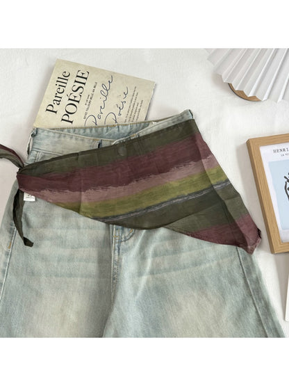 Scarvii - Abstract Stripe Pattern Triangle Scarf