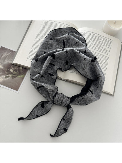 Scarvii - Vintage Patchwork Triangle Scarf