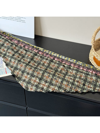 Scarvii - Vintage Plaid Floral Triangle Bandana