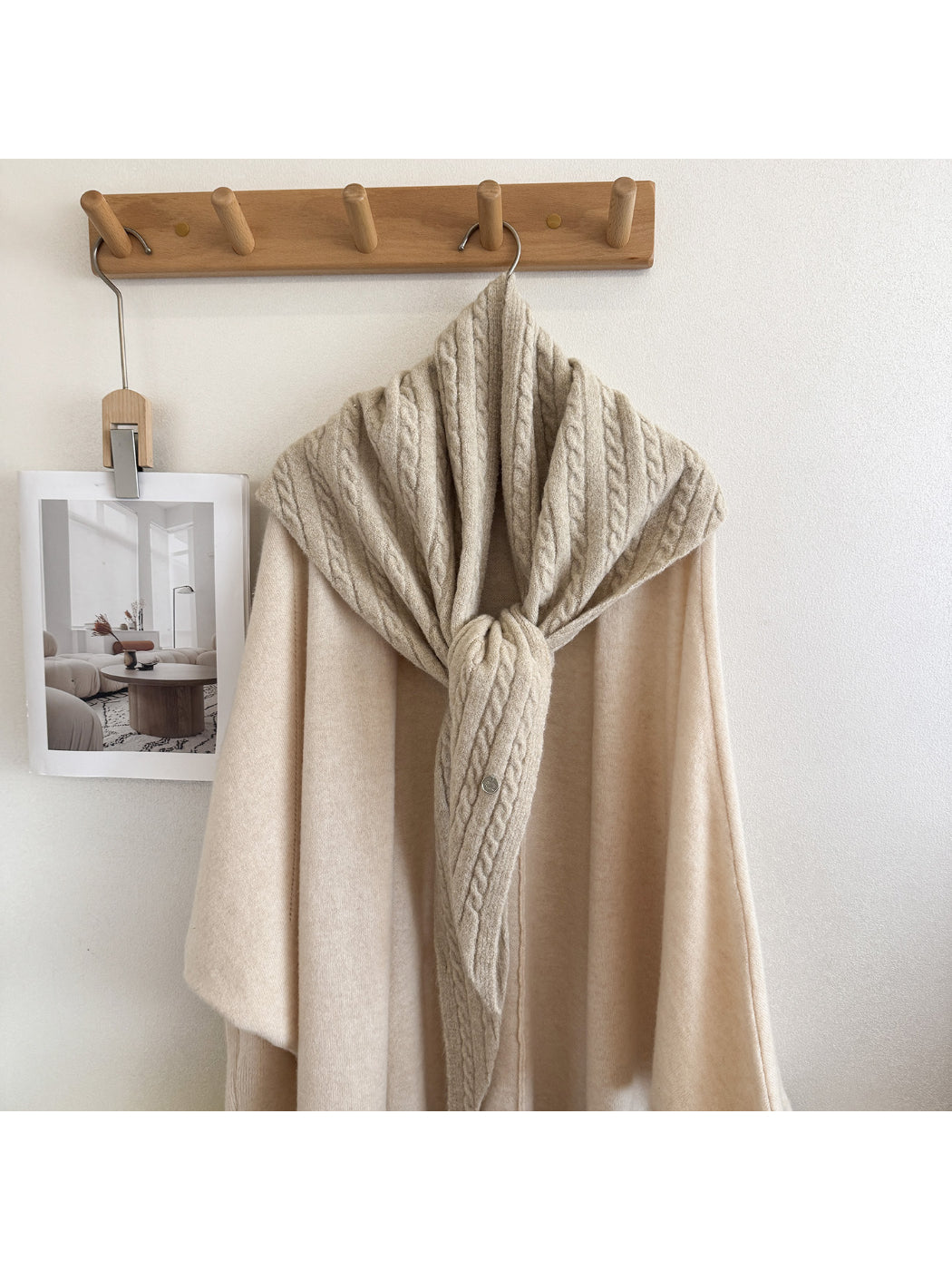 Scarvii - Raised Cable-Knit Triangle Scarf