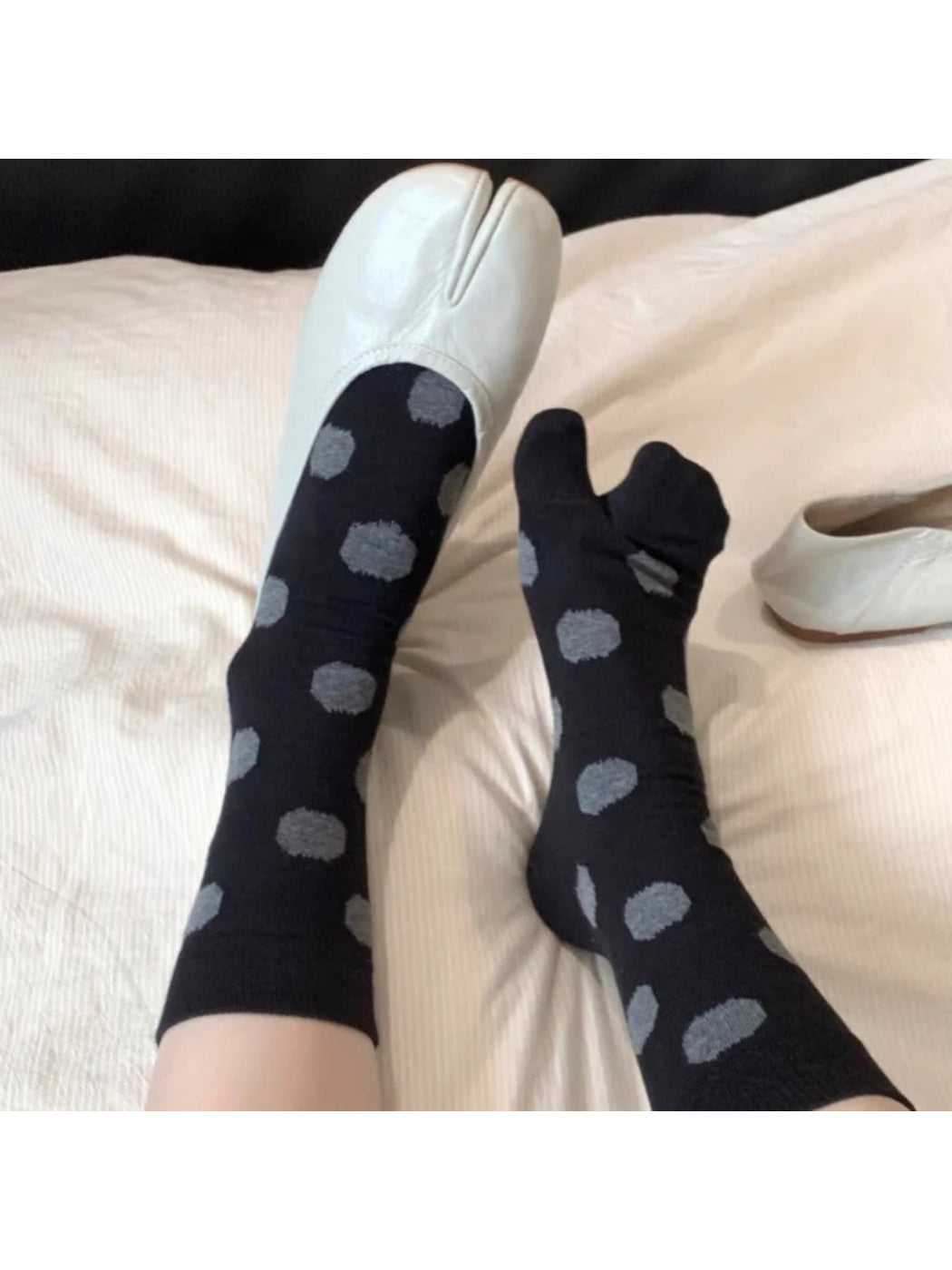 Rufia - Polka Dot Ribbed Cuff Split-Toe Crew Socks