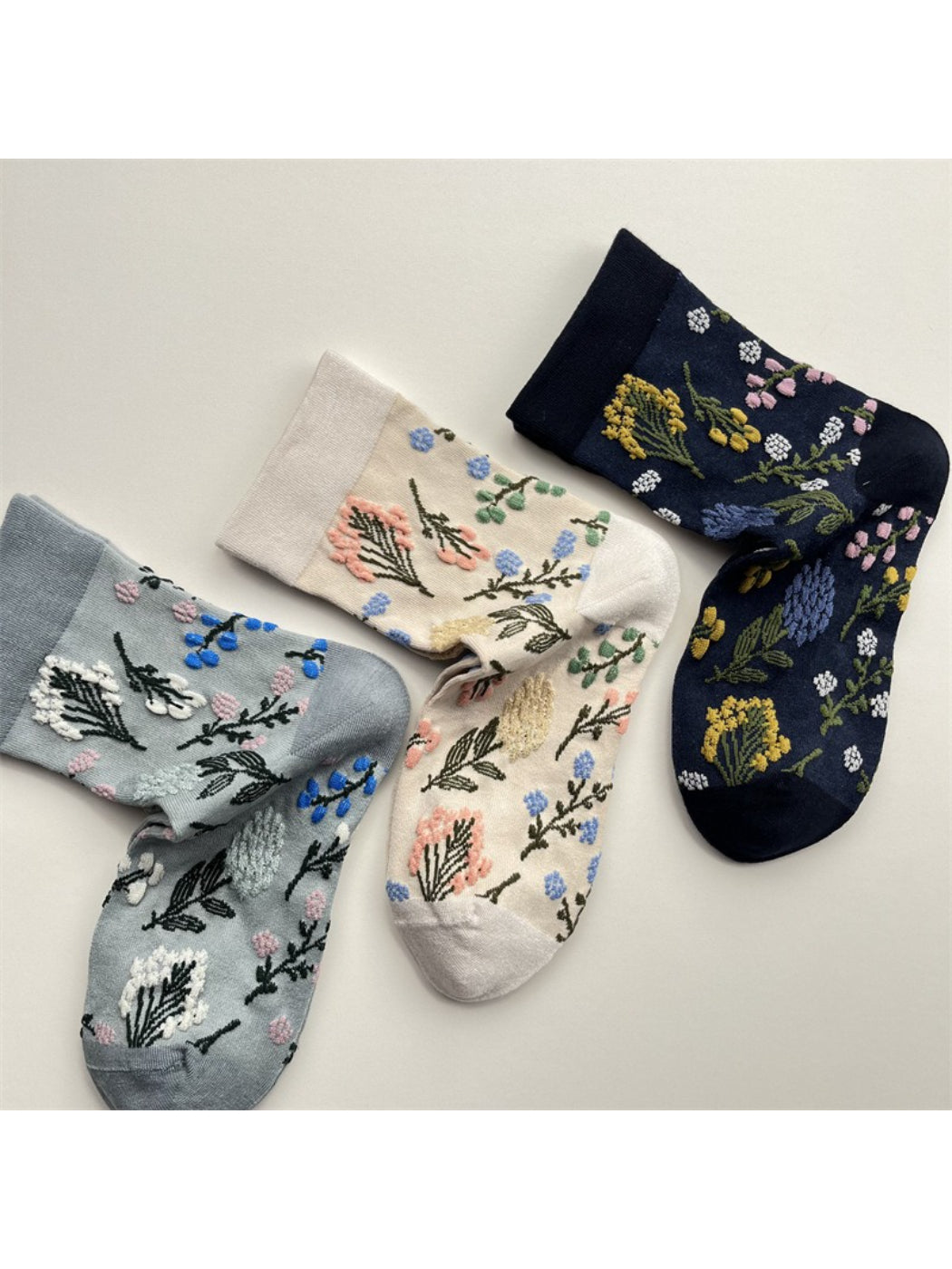 Rufia - Vintage Floral Embroidered Mid-Calf Socks