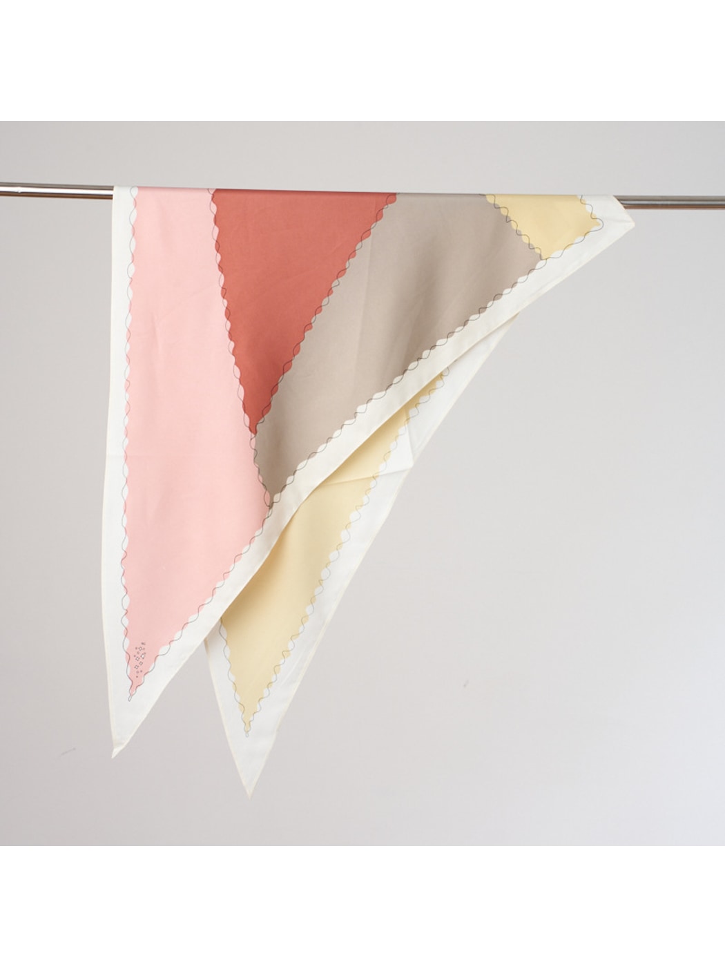 Scarvii - Modern Colorblock Elegant Triangle Bandana