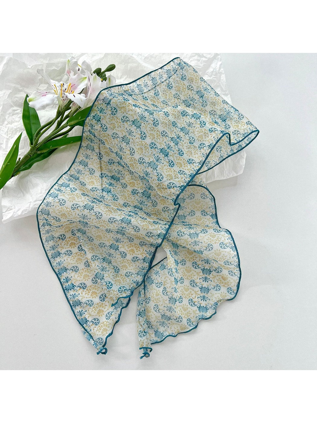 Scarvii - Romantic Floral Printed Ruffled Trim Scarf