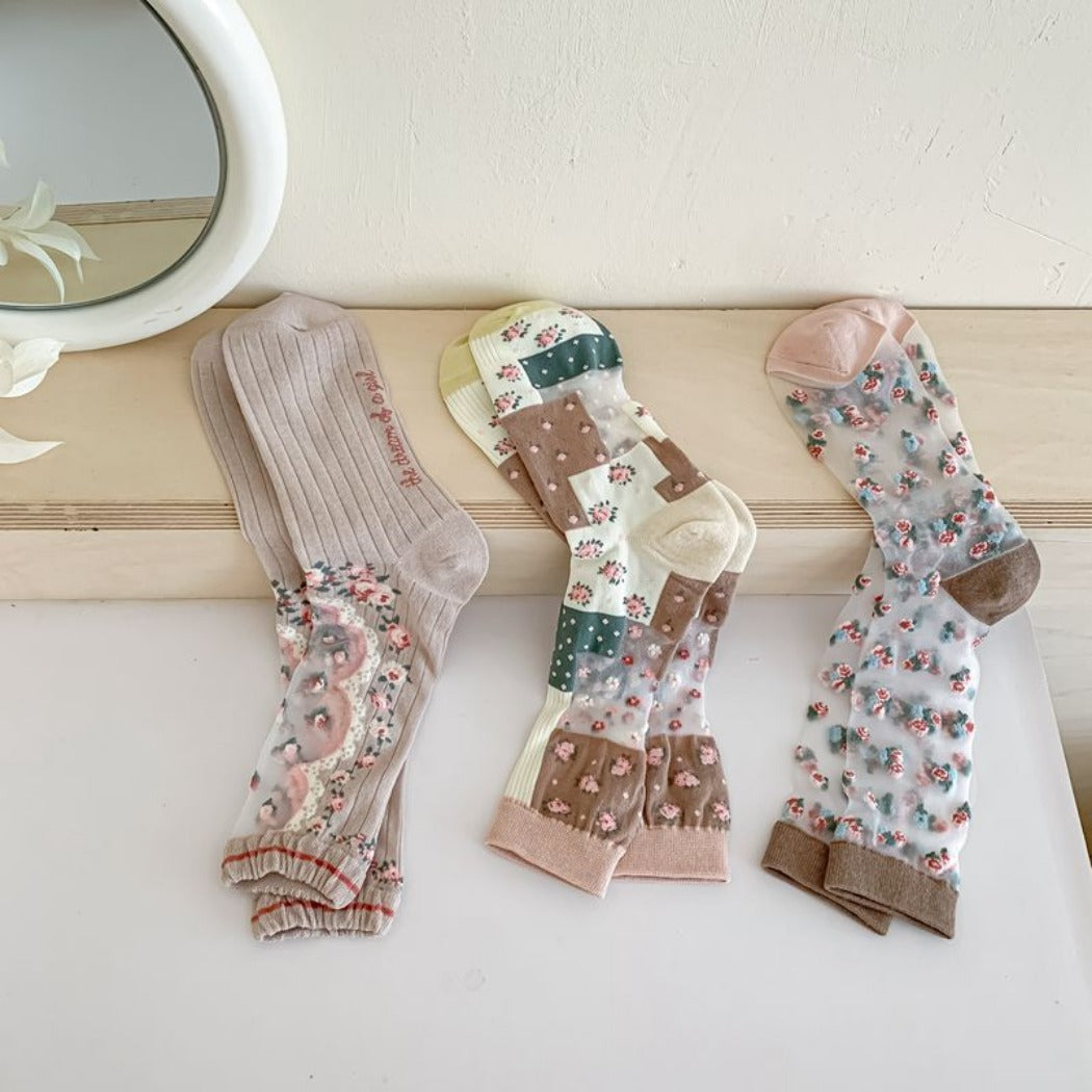 Rufia - Vintage Floral Pattern Sheer Socks