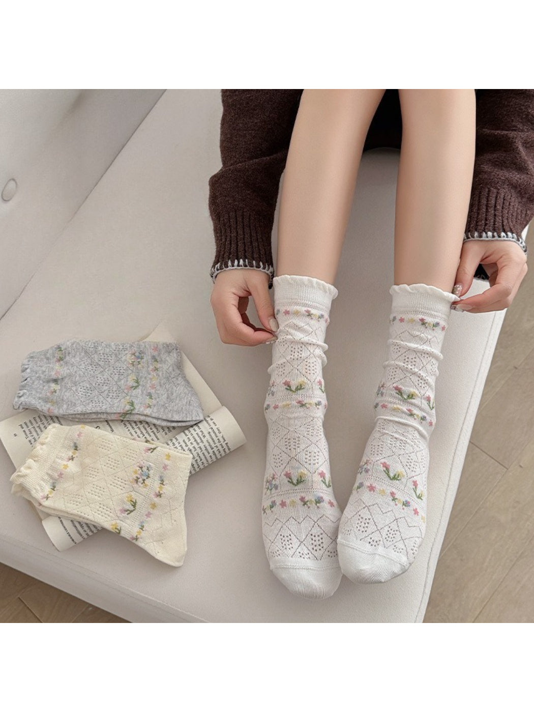 Rufia - Floral Lace Knit Crew Socks product image 2